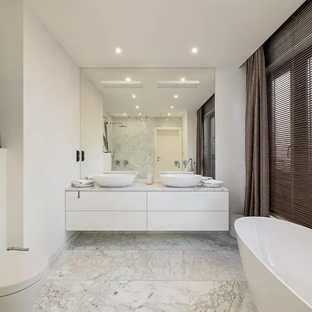 Luxury - Center - 230m - Sauna - Terrace - Garage Apartment
