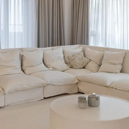 Apartment Luxury - Center - 230m - Sauna - Terrace - Garage *