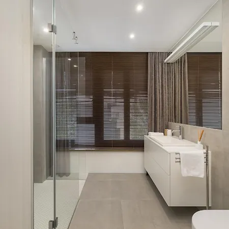 아파트 Luxury - Center - 230m - Sauna - Terrace - Garage *