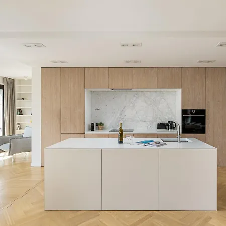 Luxury - Center - 230m - Sauna - Terrace - Garage 아파트